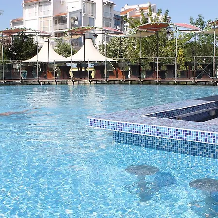 Elit 3 Apartcomplex Napospart